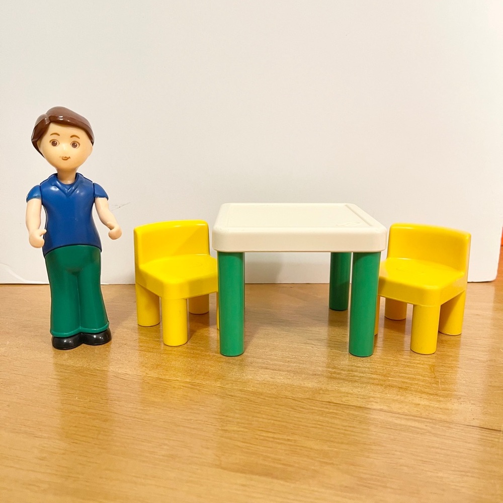 Little Tikes Dollhouse Table Chairs and Dad